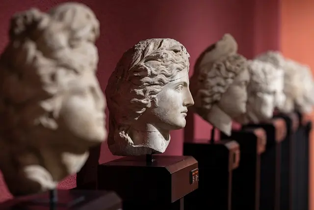 Les mystères des objets anciens : déchiffrer leur histoire