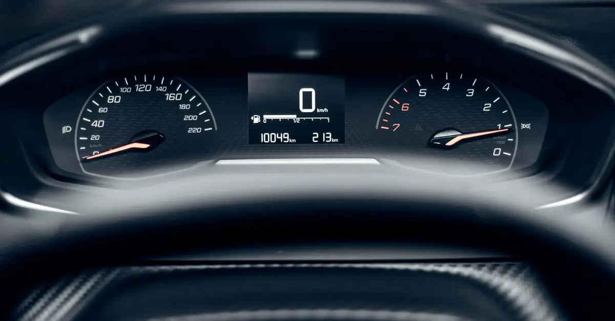 Comment le réglage du volant influence votre vitesse