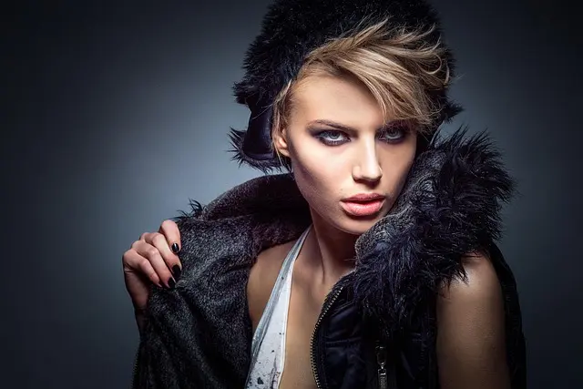 Comment Accessoiriser une Tenue Élégante avec des Bijoux
