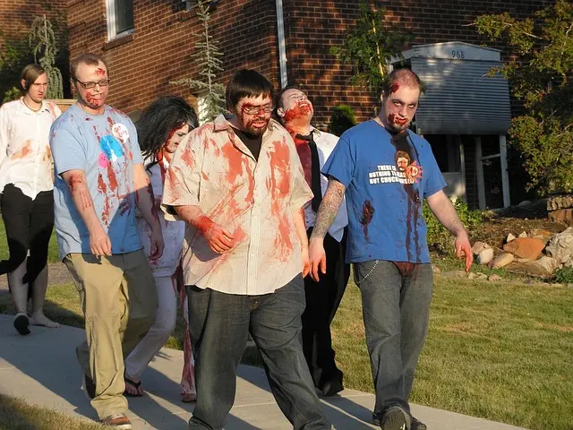 Cómo hacer un disfraz de zombie aterrador y original