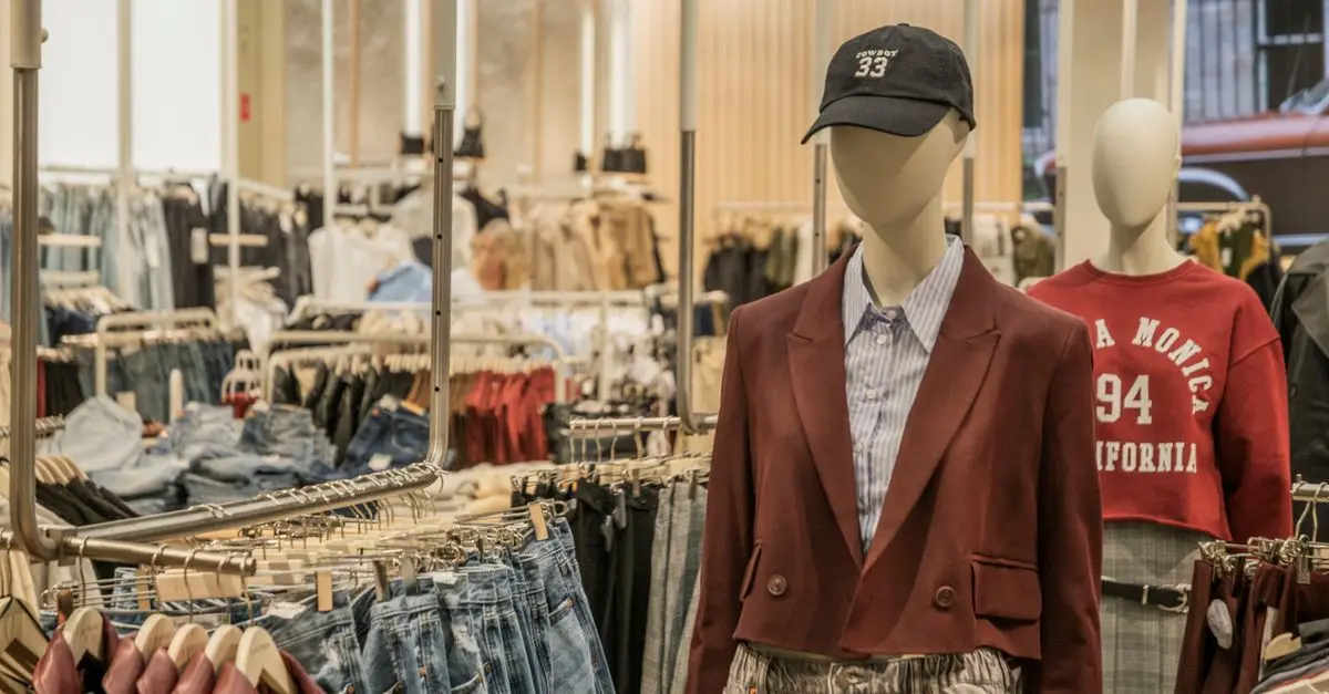 Najnowsze trendy w modzie: co warto kupić?