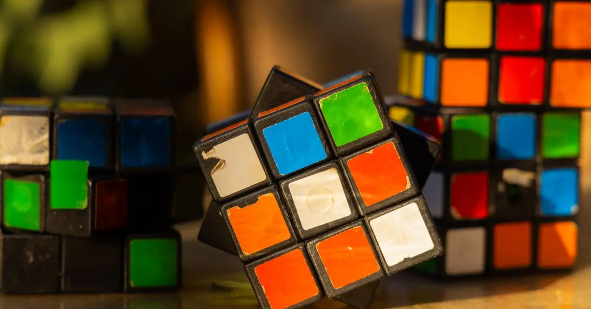Les meilleures techniques pour résoudre le Rubik's Cube en 2026