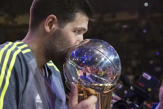 Comment choisir des baskets de basketball adaptées à votre jeu