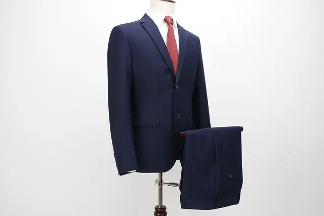 Cómo Elegir el Mejor Traje Elegante para Una Boda