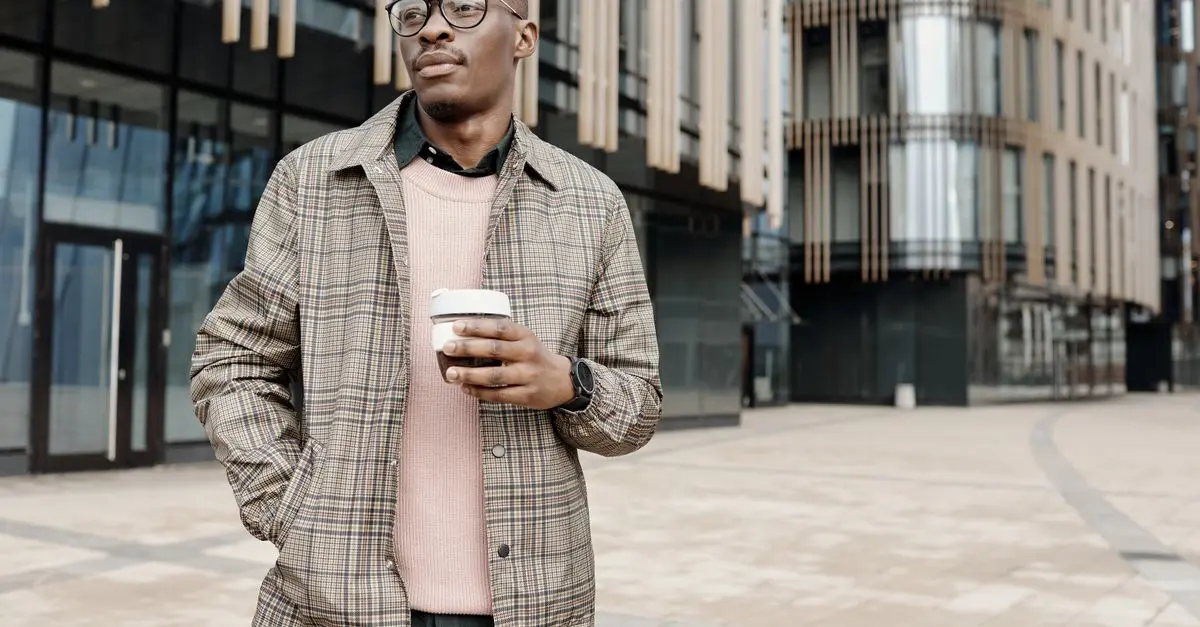 Comment porter le blazer avec style : conseils essentiels