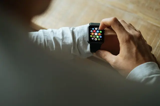 Comment le commerce connecté influence l'innovation produit