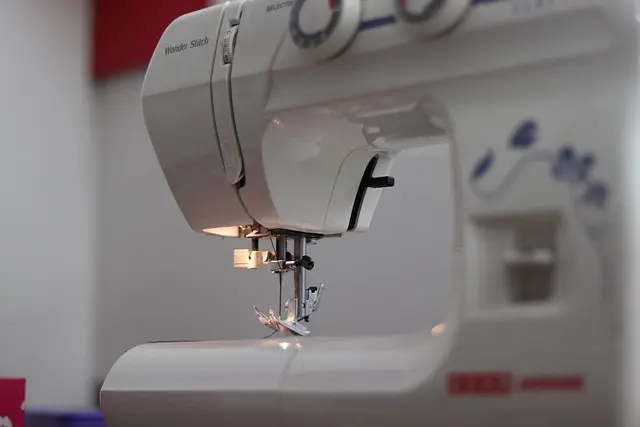 Comment débuter dans la création de vêtements : guide pour les néophytes