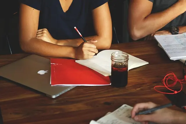 Comment établir une stratégie de suivi efficace après un webinar