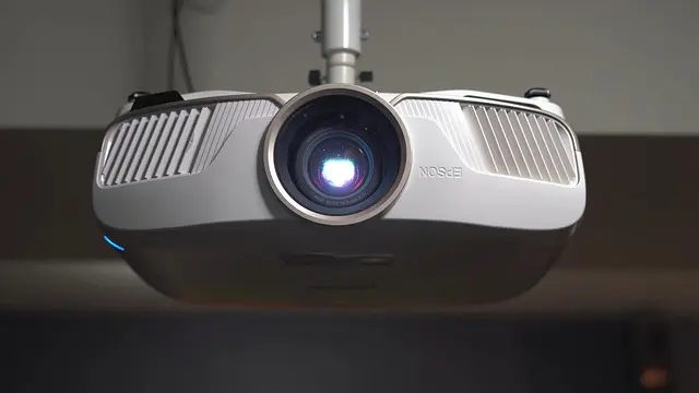 Cómo elegir el mejor proyector para tu cine en casa
