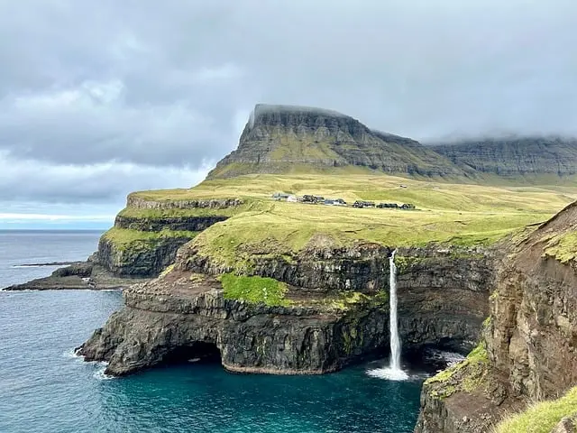 Les îles mystérieuses à explorer : trésors cachés du monde