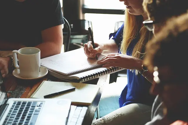 Come la Creatività Stimola l'Innovazione nelle Organizzazioni